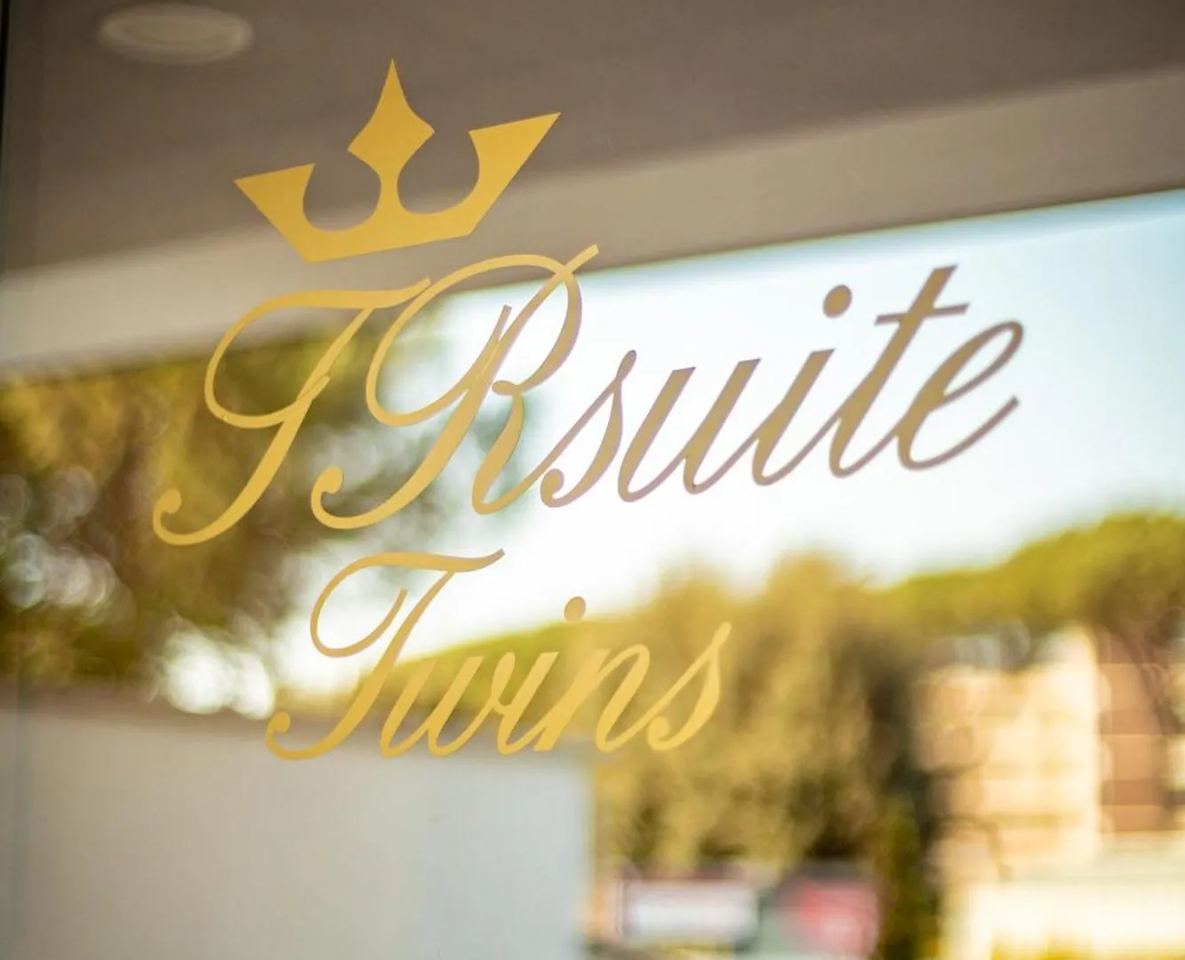 Twins Royal Suite Rome Apartment